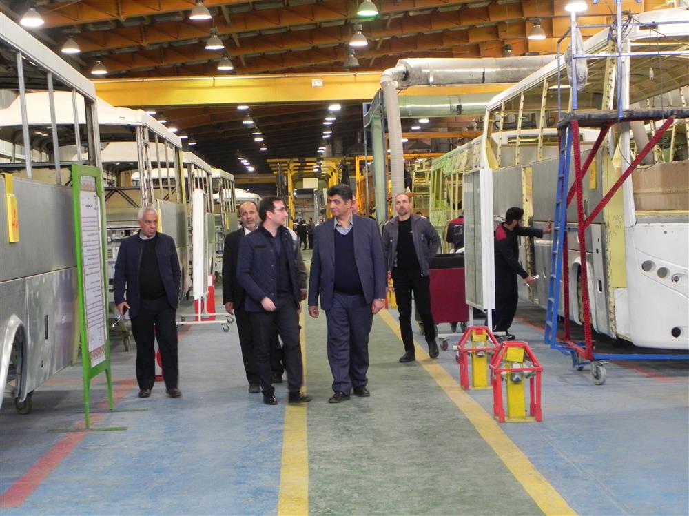 بازدید مدیران شهری شیراز از خط تولید محصولات عقاب‌افشان
